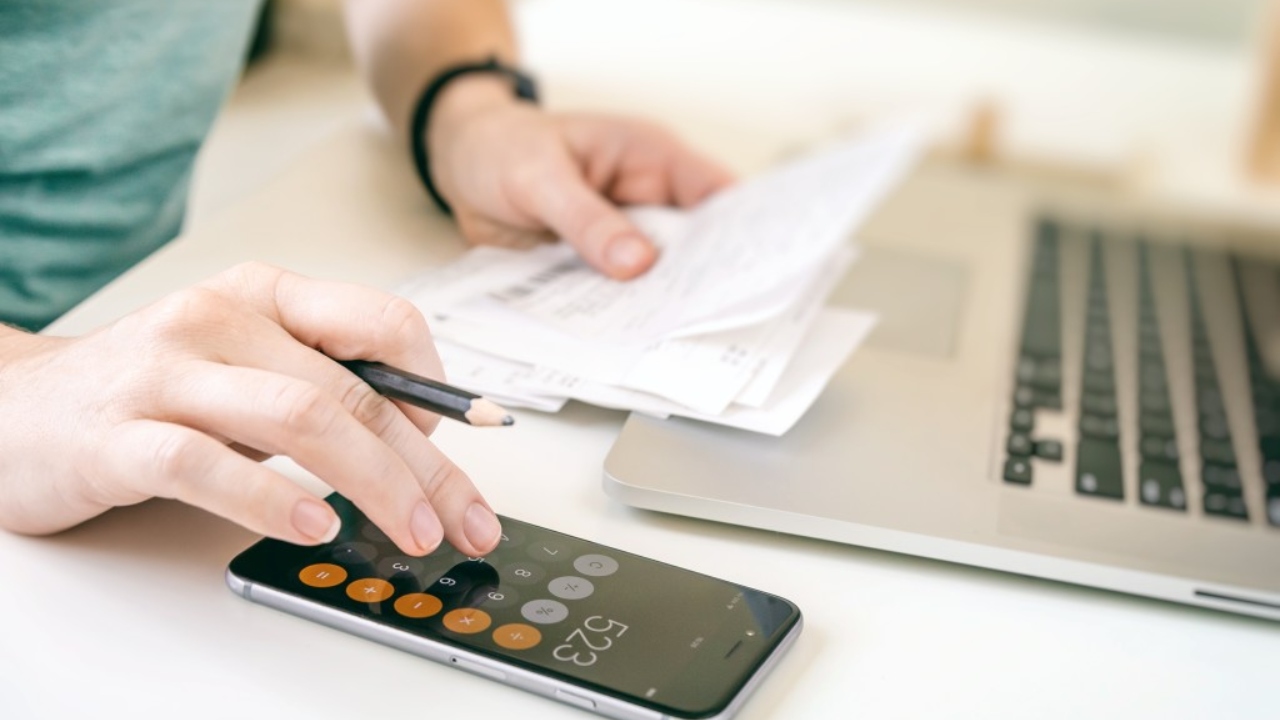 Persoanele care au dreptul la pensie de întreținere în 2025. Situațiile în care poate fi refuzată