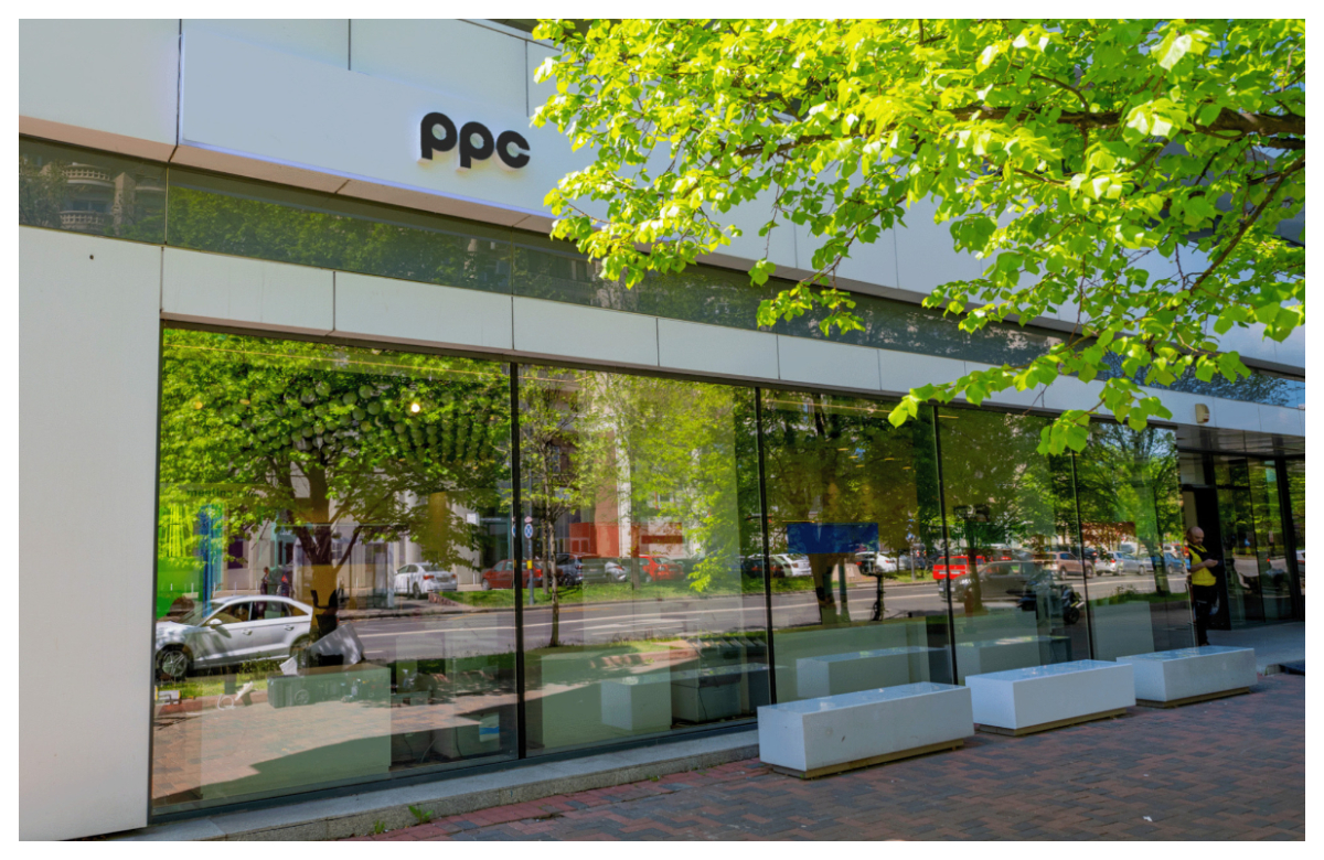 PPC scade prețurile la energia electrică, oferta imbatabilă a furnizorului. Ce trebuie să facă românii pentru a beneficia de promoție