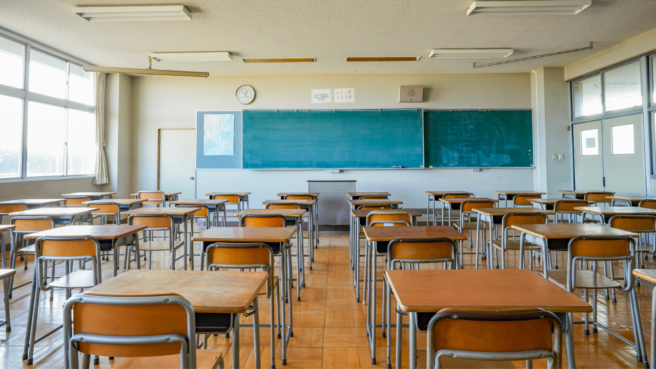 Elev de 9 ani a bătut trei persoane, printre care și mama lui. Ce i-a declanșat furia necontrolată