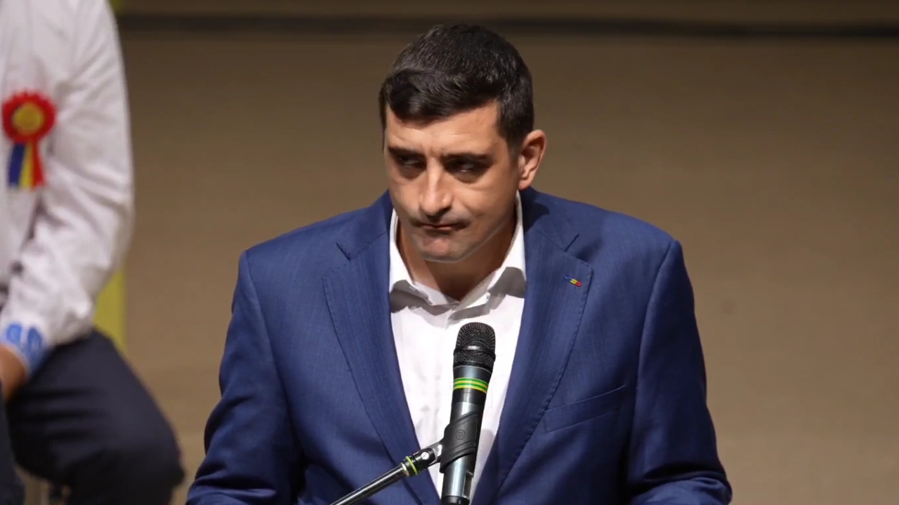 George Simion susține că ar putea fi asasinat precum Charlie Kirk de către forțele de „sorginte satanică” din România. Discurs halucinant al liderului AUR la Alba Iulia: „Eu nu voi accepta să fiu împușcat” VIDEO