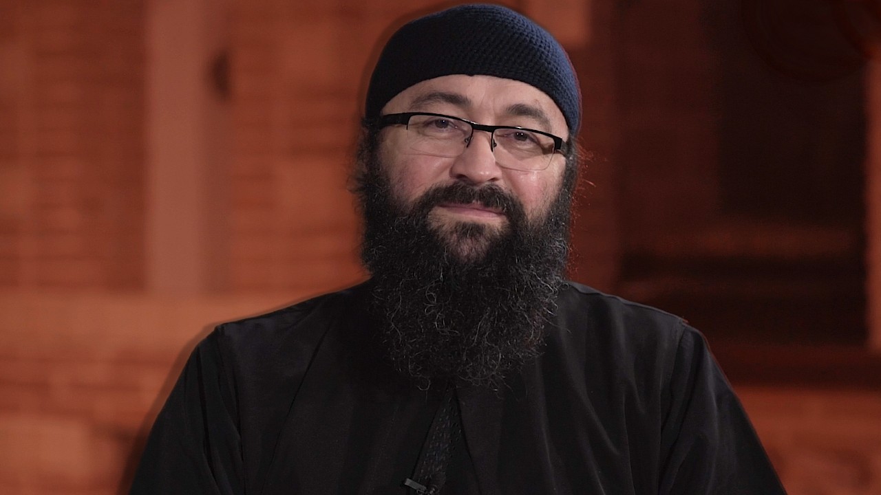 Visarion Alexa, preotul decăzut din cler care a transformat spovedania în abuz, condamnat la doi ani și jumătate de închisoare cu suspendare pentru agresiune sexuală