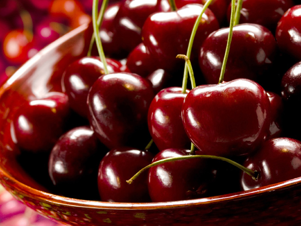 Iarna nu-i ca vara și nici cireșele nu mai sunt ce-au fost: Cât plătesc românii pe un kilogram la final de 2025