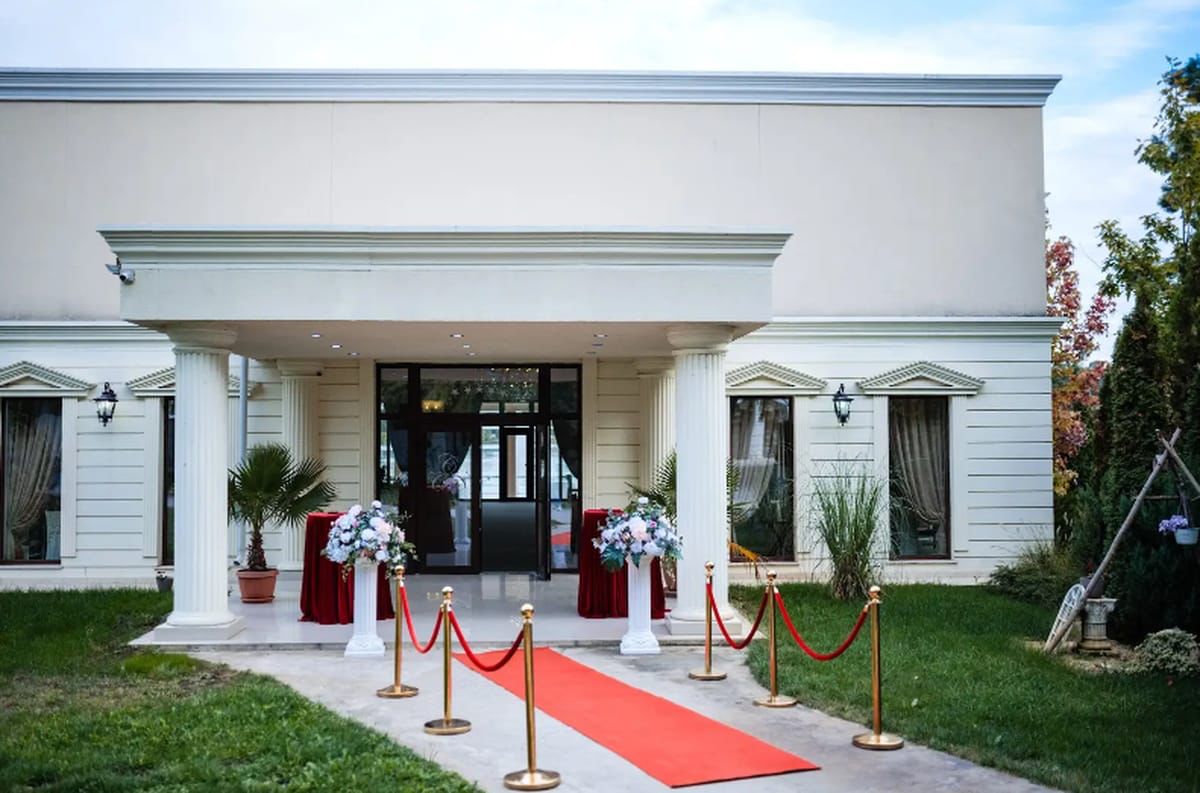 Nuntă cu buget optim și atmosferă de lux? Se poate, la doar 20 de minute de București, la Cernica Events