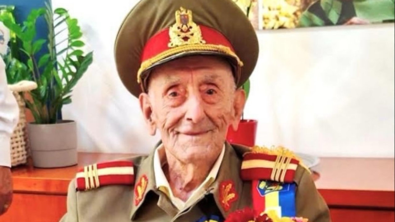 A murit veteranul pentru care Nicușor Dan a fost criticat că l-a decorat de Ziua Națională! Ion Vasile Banu avea 107 ani