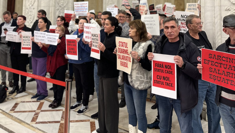 Angajații de la Parlament se plâng de salariile mici și amenință cu greva generală