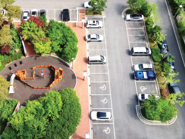 Taxa pentru parcările de domiciliu va fi majorată cu 42,5% în 2026, atât pentru persoane fizice, cât și pentru firme