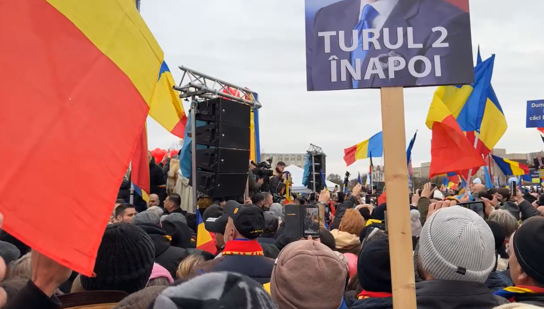 Haos şi debandadă la Alba Iulia, fanii lui Călin Georgescu au răbufnit: „Demisia Nicuşor, Georgescu preşedinte!”