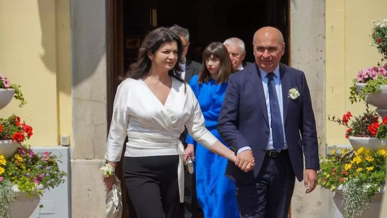 Ilie Bolojan rupe tăcerea! S-a căsătorit sau nu premierul: „Am refuzat comentarii pe tema asta”/ Victor Ciutacu îi cere „divorţul” de Ioana Dogioiu