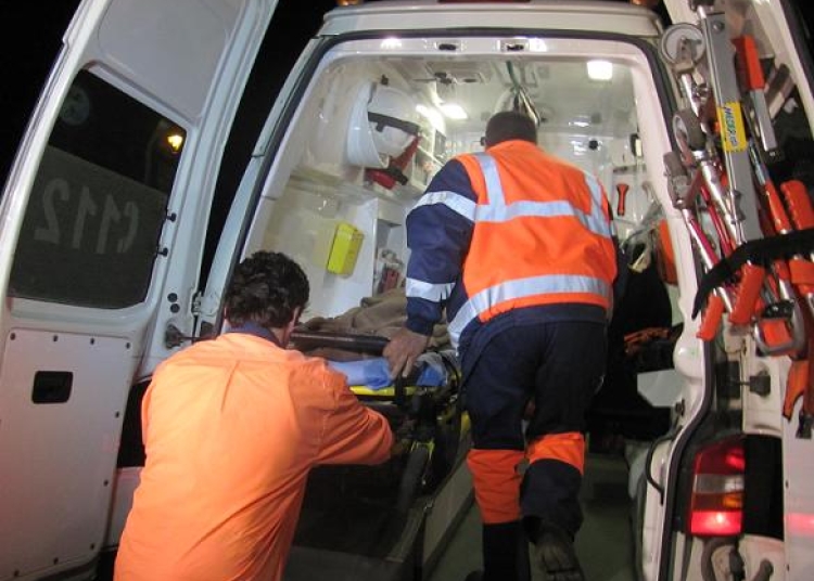 Un tânăr a murit după ce a căzut de la etajul unui bloc din Constanţa