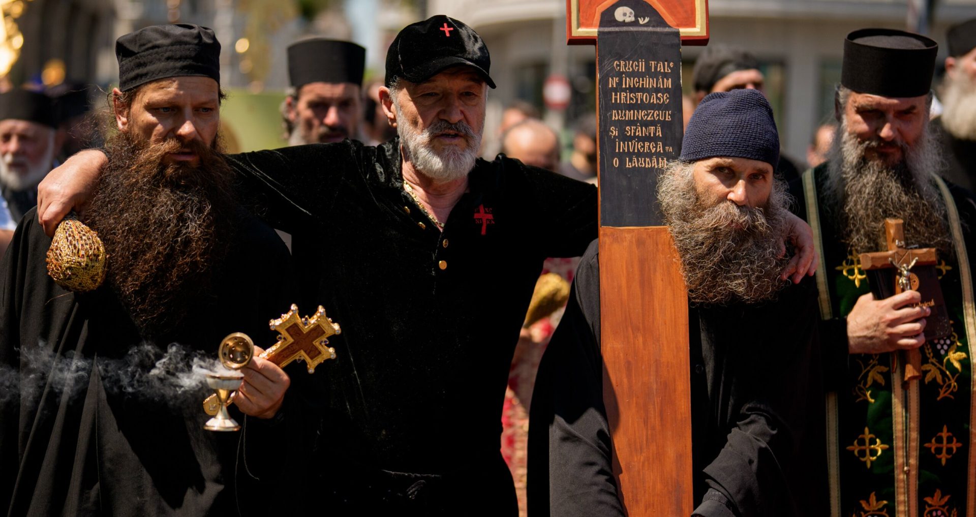 Gigi Becali îi ceartă pe preoții de la Muntele Athos. Ce îl nemulțumește pe patronul Fcsb: ”Știi de ce fac ei asta? Vine vrăjmașul și le zice”