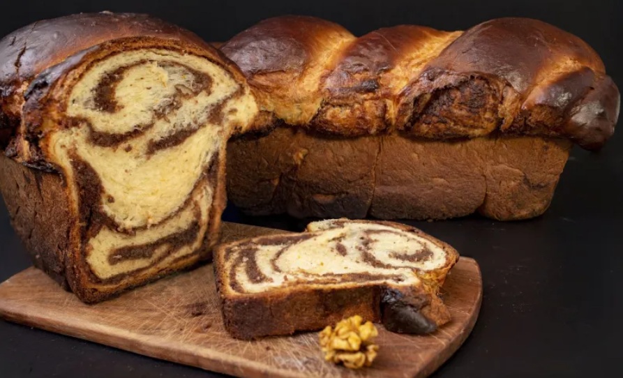 Cum se coace corect cozonacul. Temperatura recomandată în funcție de cuptor, electric sau pe gaz