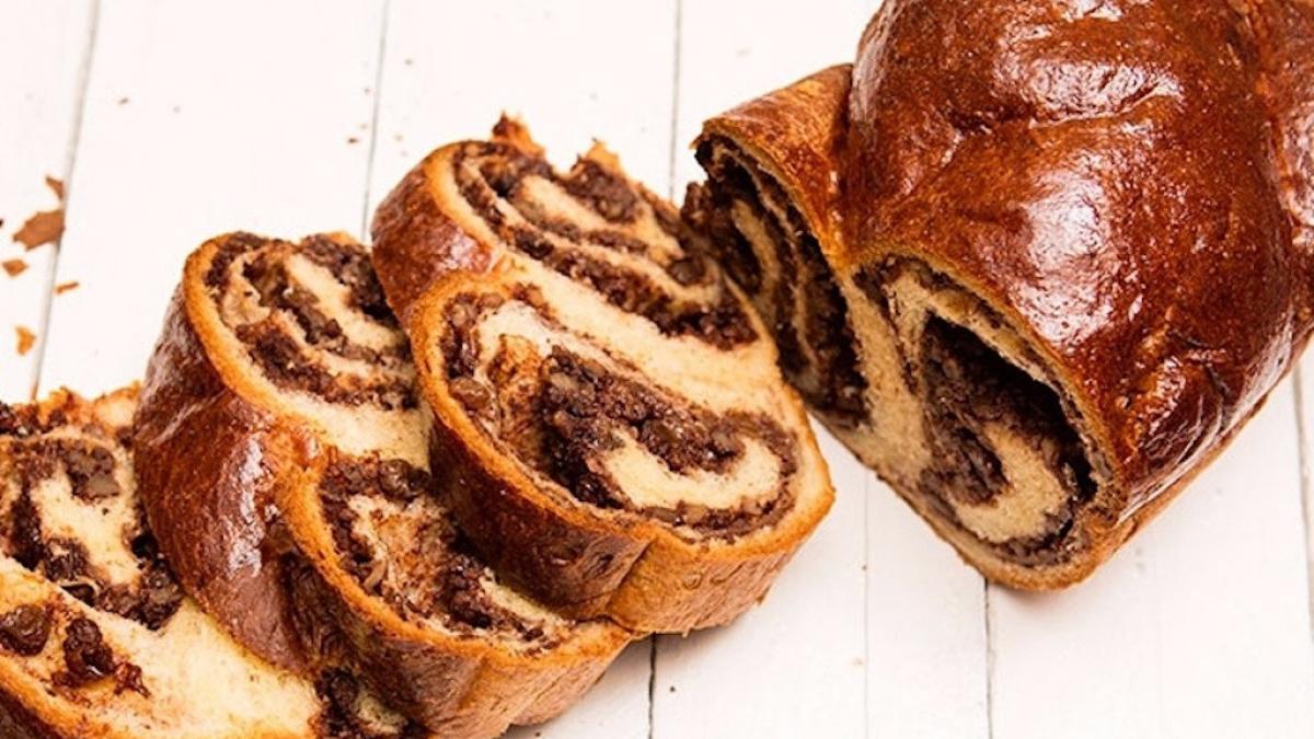 Câtă umplutură trebuie să aibă un cozonac. Cantitatea corectă de nuci, rahat și stafide la 1 kilogram de făină