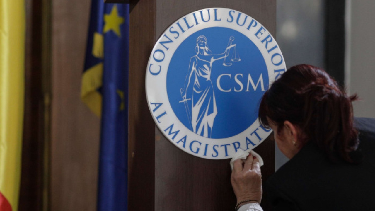 CSM a transmis rezultatele preliminare ale chestionarului aplicat judecătorilor. Peste 98% dintre respondenți au simțit o campanie publică împotriva sistemului judiciar. 67% sunt de acord cu reacțiile publice ale Consiliului DOCUMENT
