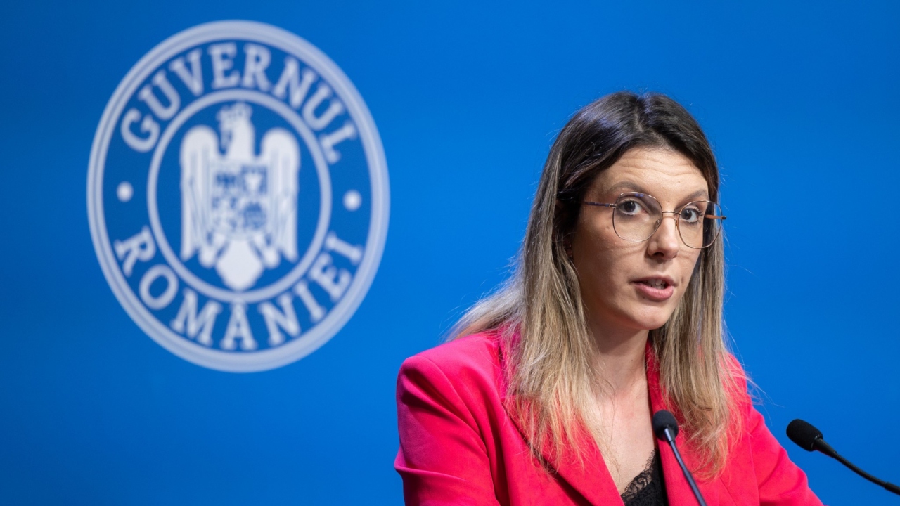 Florin Ghiță, directorul Apele Române, și-a dat demisia de onoare din funcție după criza apei din Prahova. Ministra Mediului, Diana Buzoianu, a demis directoarea Administrației Bazinale de Apă Buzău Ialomița VIDEO