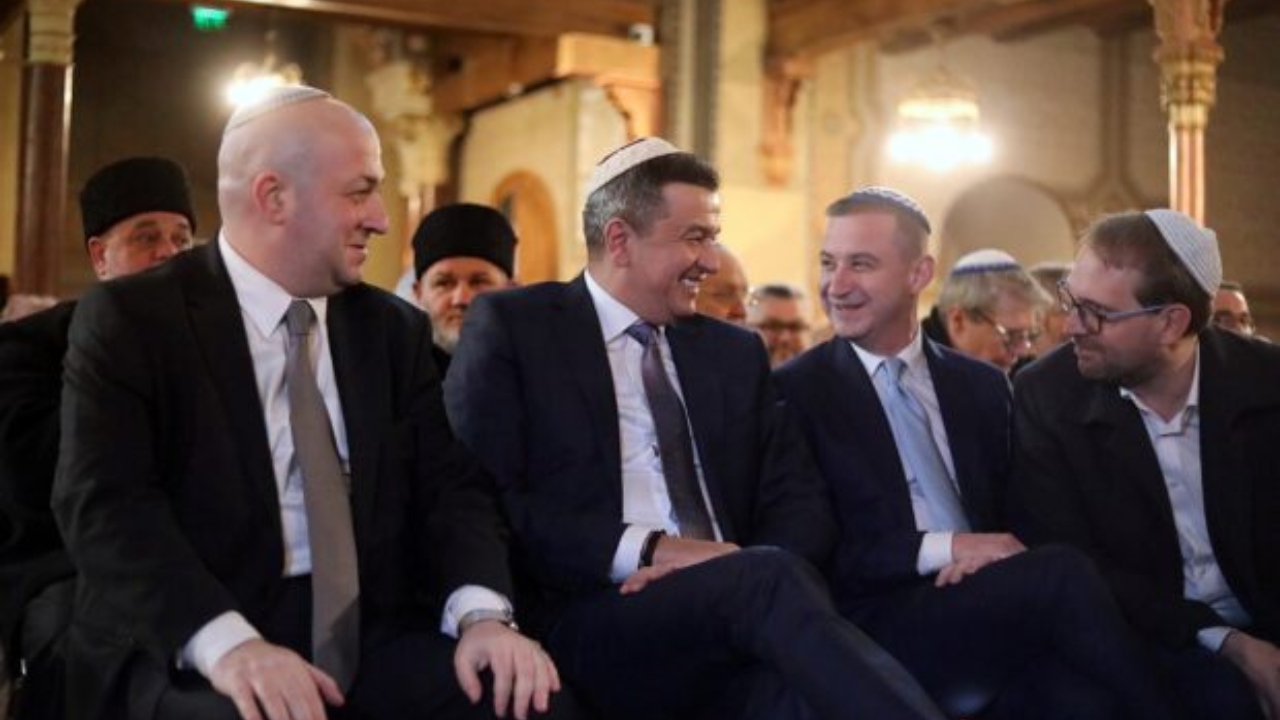 Sorin Grindeanu și Dominic Fritz au fost surprinși râzând împreună la Timișoara, deși PSD a votat moțiunea simplă împotriva ministrei Mediului, Diana Buzoianu (USR)