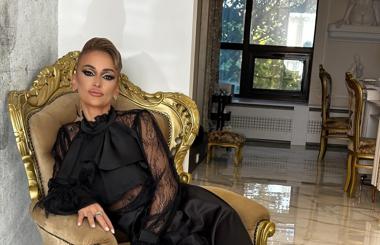 Gabriela Lucuțar a trecut prin momente de cumpănă, după ce fiica ei a făcut o provocare periculoasă de pe TikTok: „Copilul stătea pe spate, în pat…”