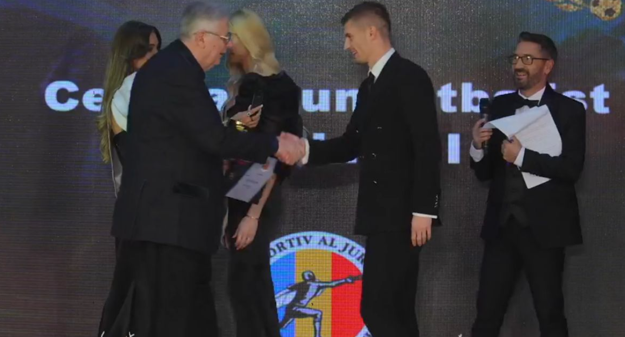 Gala Fotbalului Românesc 2025. Andrei Raţiu – antrenorul anului, Cristian Chivu – cel mai bun antrenor. Lista completă a premiilor
