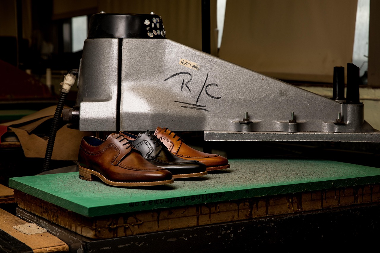 Ce a pățit un afacerist italian, care produce pantofi la Brașov pentru branduri celebre, după ce a vrut să-și concedieze angajații de pe o zi pe alta