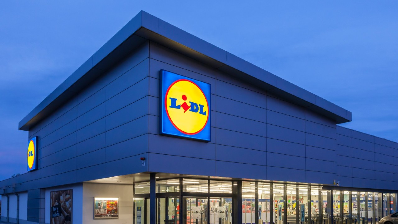 Oferte de neratat la Lidl la începutul anului 2026. Ce găsesc românii pe rafturi în primul weekend din ianuarie