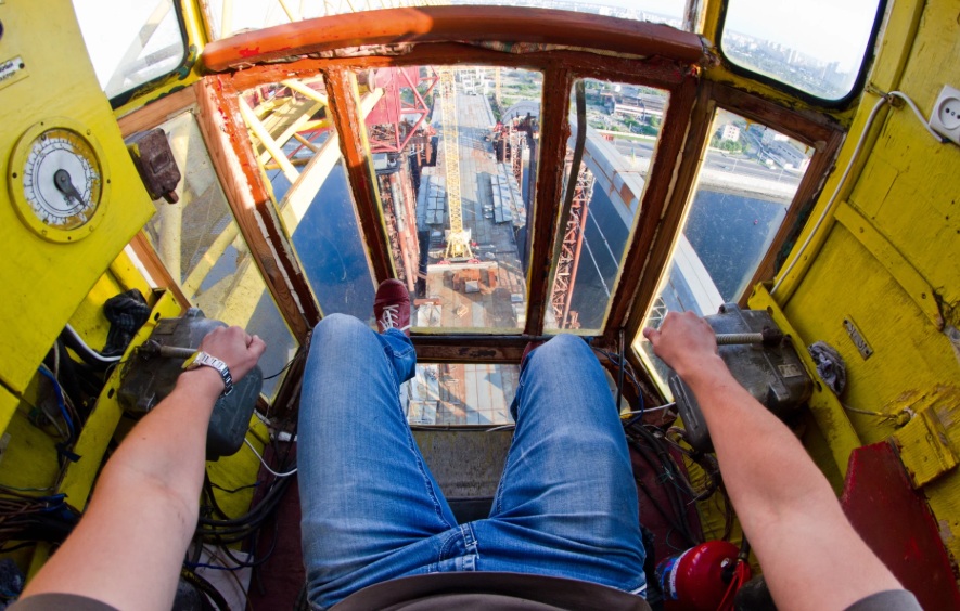 Locul de muncă unde poți avea un salariu de 3.300 de euro lunar, mașină de serviciu și cazare asigurată. Însă, este o condiție obligatorie