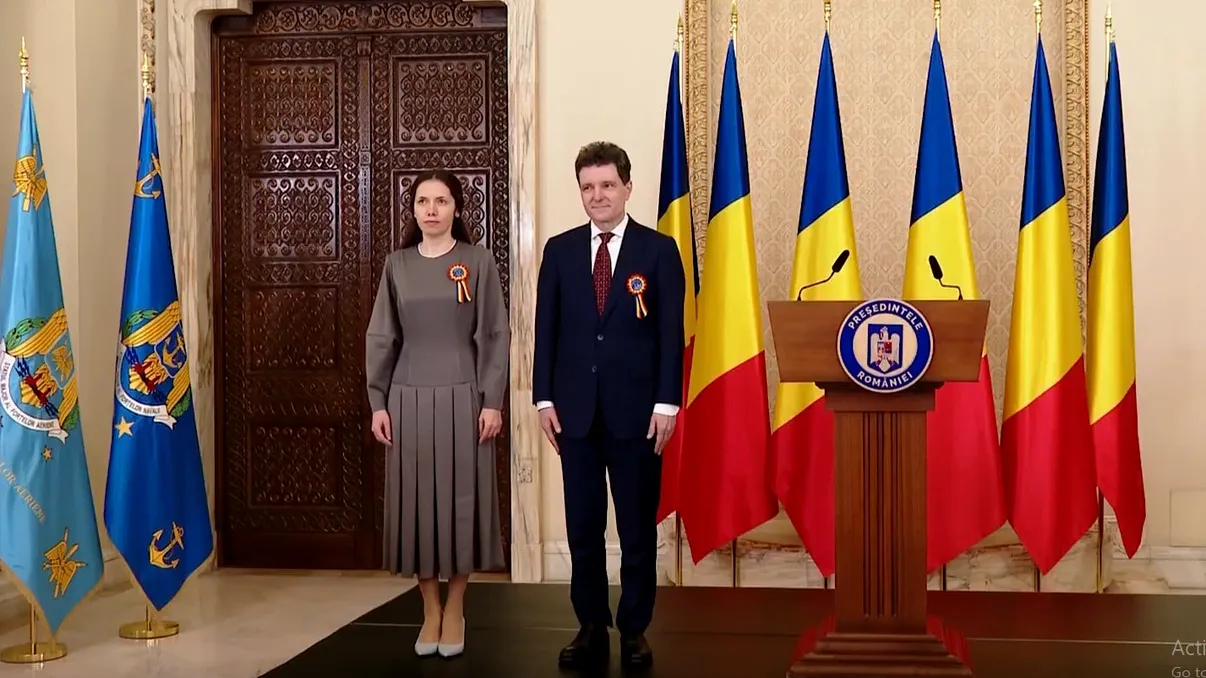 Ce ținută a purtat Mirabela Grădinaru, partenera președintelui Nicușor Dan, la recepție de Ziua Națională de la Cotroceni