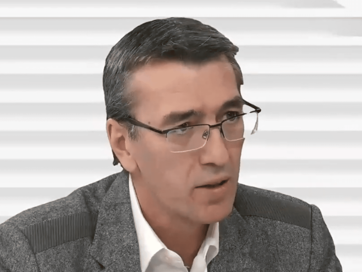 Avocatul Toni Neacșu dă verdictul care aruncă în aer planurile Guvernului, înainte de decizia CCR privind pensiile magistraților: ”O soluție favorabilă lui Bolojan nu poate fi decât impusă politic”