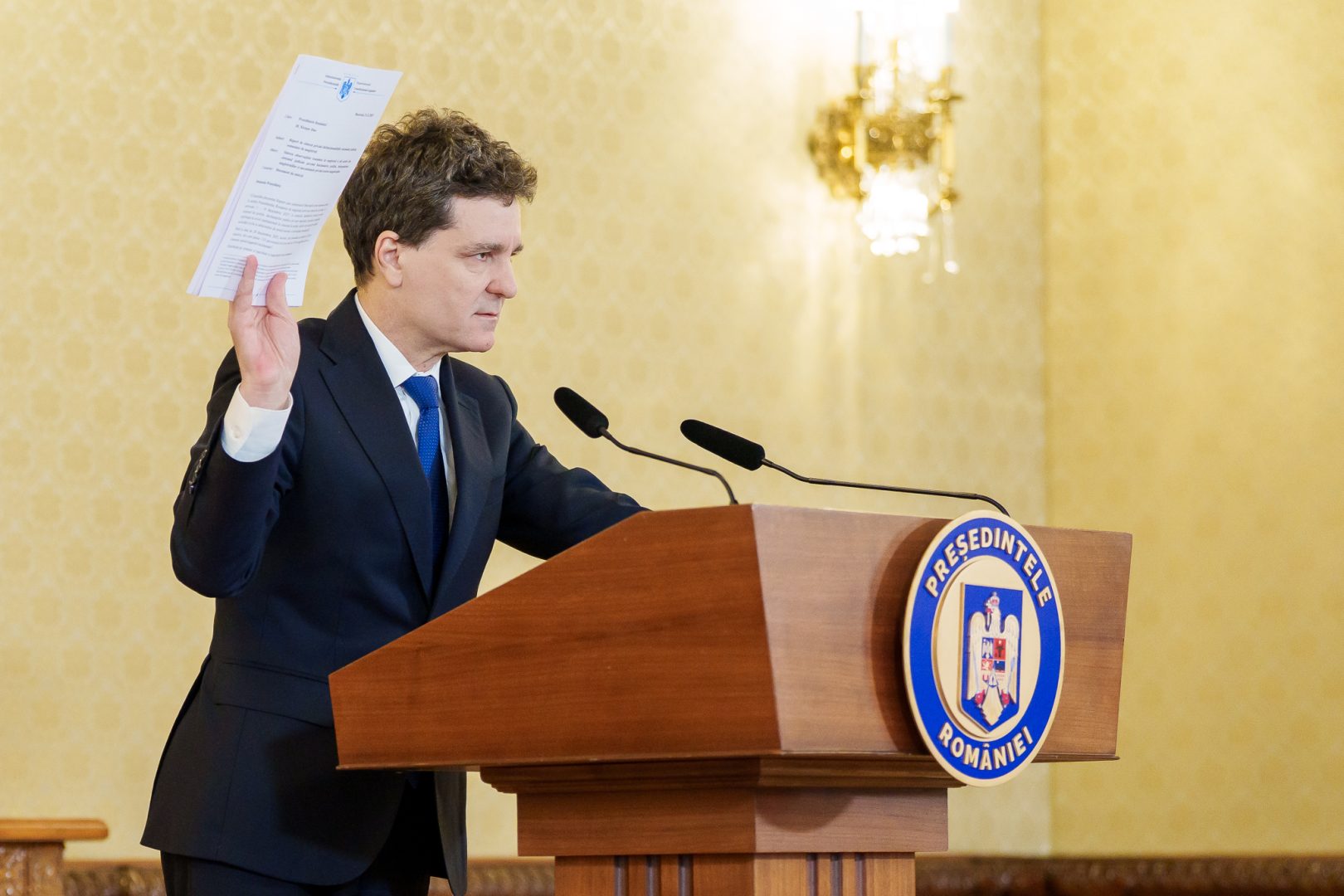 Nicușor Dan vrea ca magistrații corupți să fie anchetați direct de DNA. Ce modificări propune președintele la legile justiției (surse)