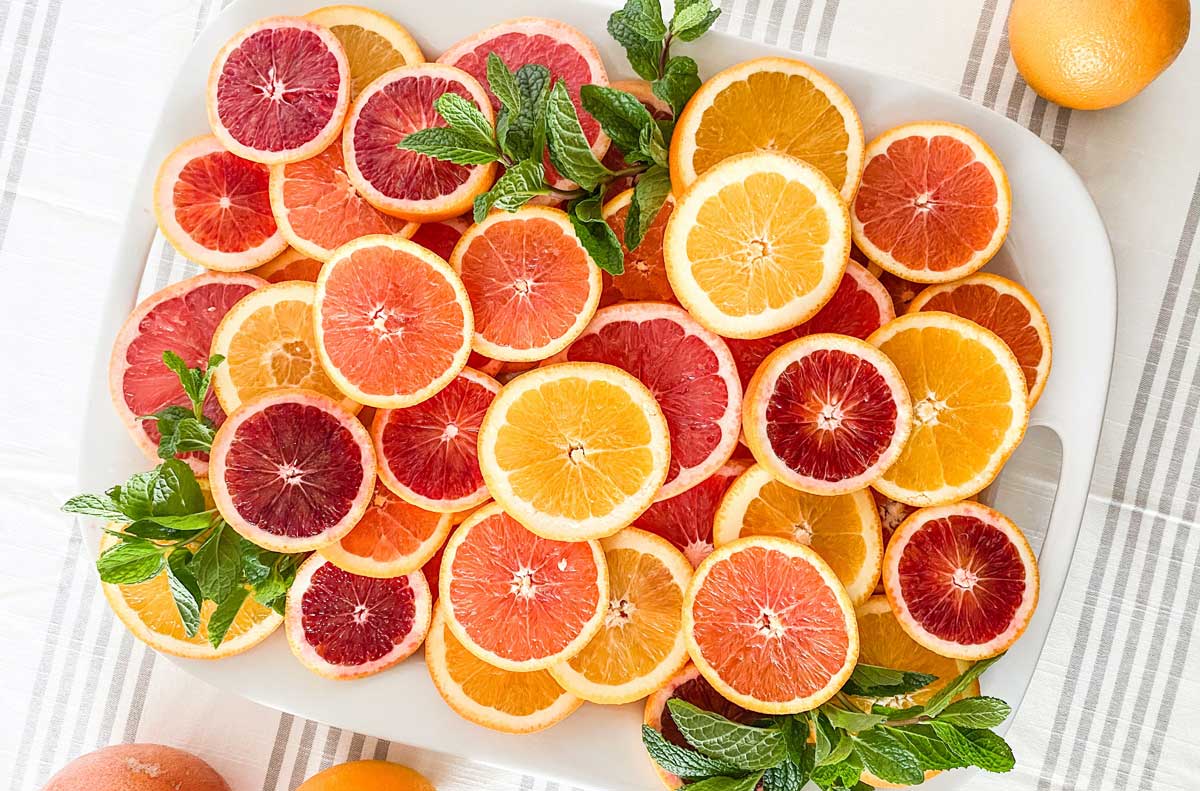 Țara arde și baba se piaptănă: Portocalele, lămâile și clementinele beneficiază de atenția Parlamentului, ca urmare a unei propuneri de schimbare a etichetării