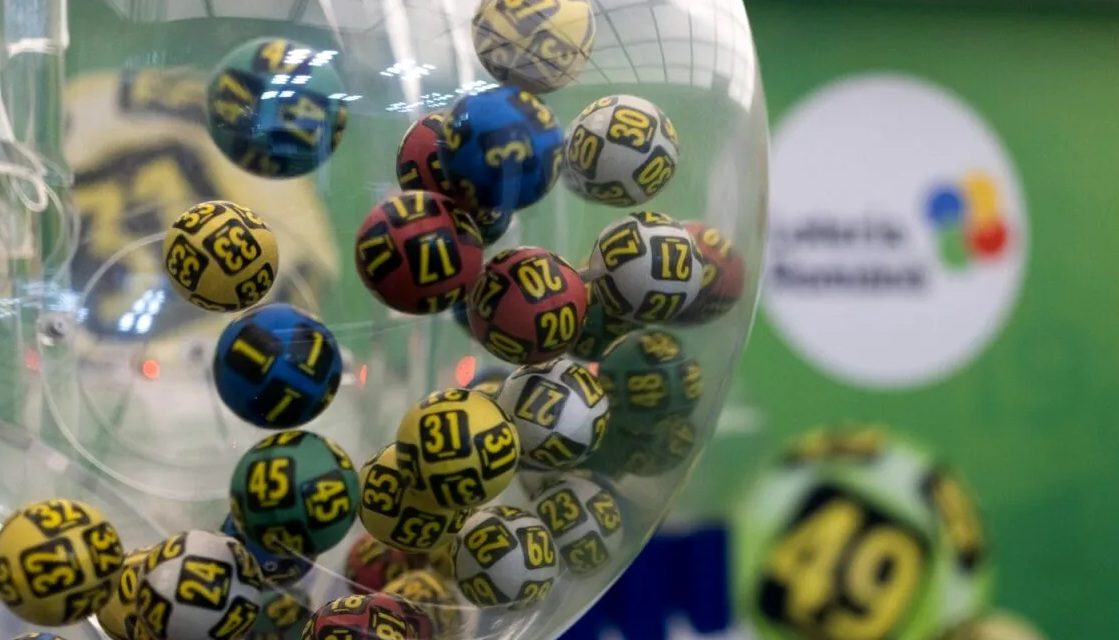 Rezultate LOTO duminică 21 decembrie 2025. Numerele extrase la tragerile speciale de Crăciun: fonduri suplimentare şi report uriaş la catregoria I