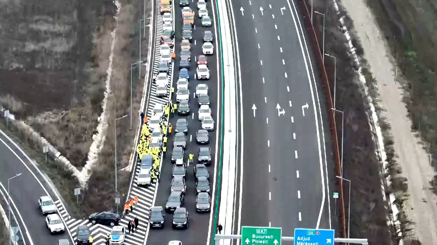 Drum întins de la București la Adjud. S-a deschis tronsonul Focșani – Adjud din Autostrada A7, un pas uriaș pentru Moldova. Primele imagini VIDEO