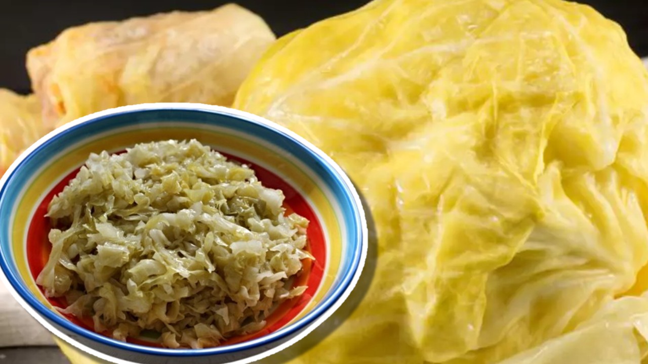 Salata de varză murată, garnitura perfectă pentru pomana porcului sau carne la garniță în zilele reci de iarnă. Ingredientul cheie care îi dă gust