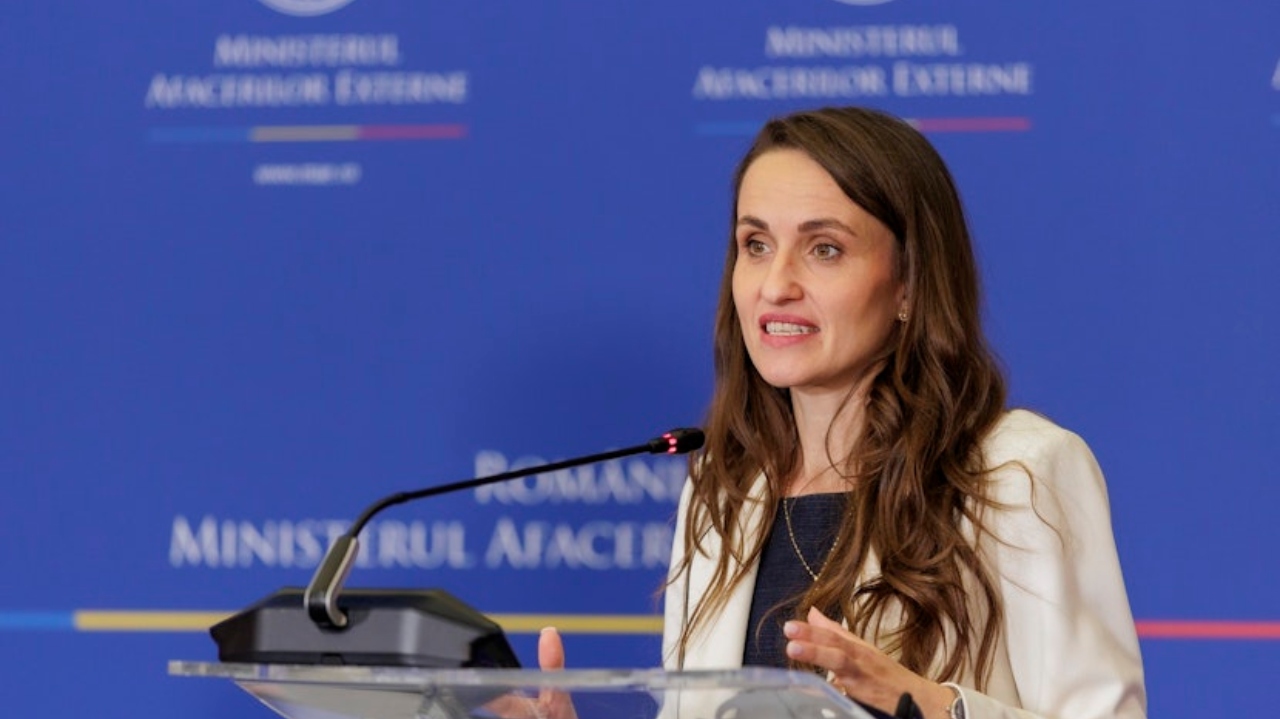 Oana Țoiu, declarații după decizia SUA: „Benzinăriile Lukoil pot funcţiona legal până în aprilie 2026”