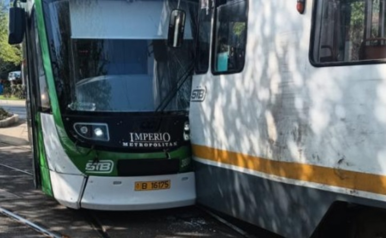 Două tramvaie s-au ciocnit în Capitală! Un minor rănit în accident a fost dus la spital