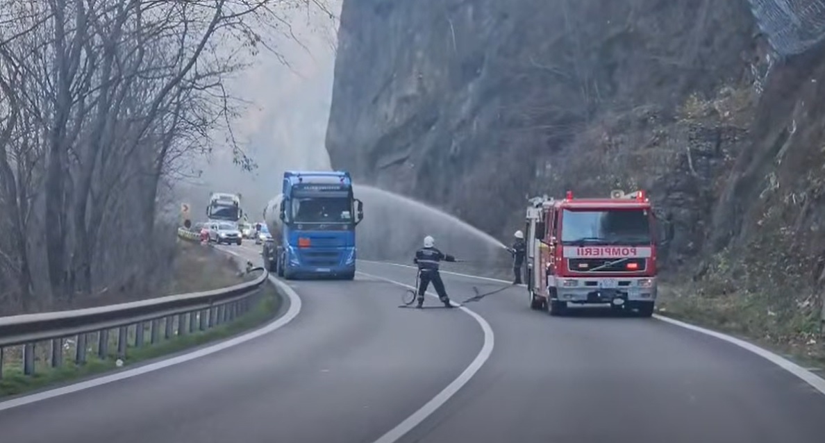 Valea Oltului, blocată din cauza unor scurgeri de gaze dintr-o cisternă. A fost emis mesaj RO-ALERT pentru avertizarea populației