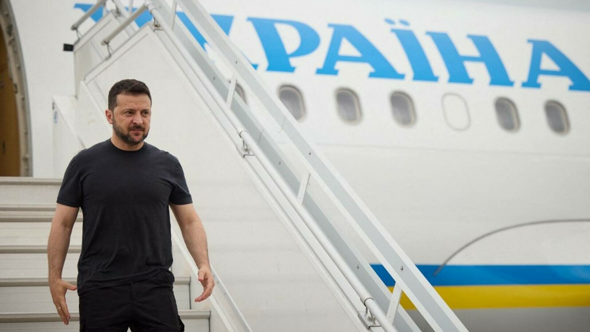 Preşedintele Consiliului European acuză Rusia după ce mai multe drone au apărut pe traseul aeronavei cu care Zelenski s-a deplasat în Irlanda