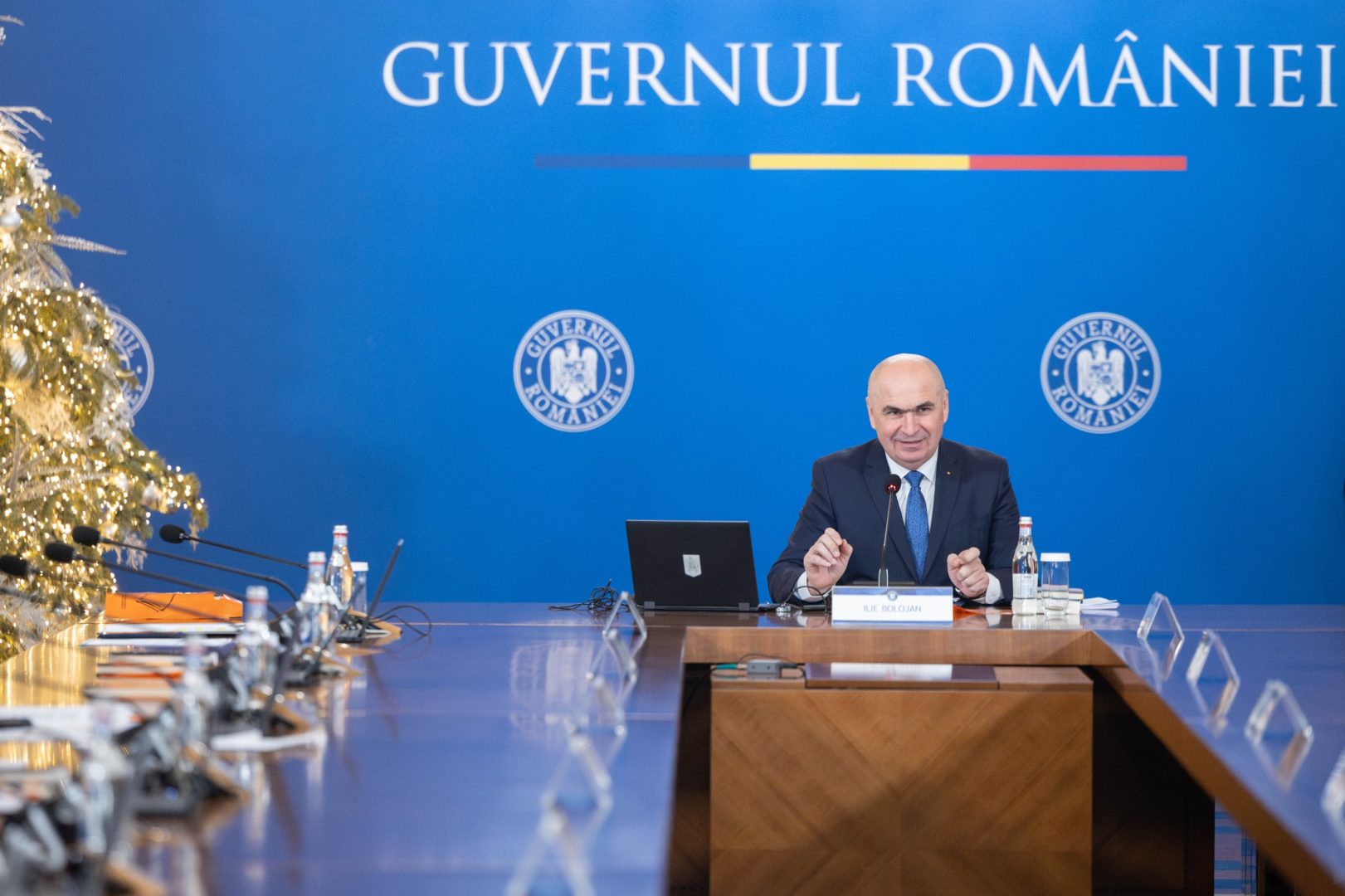 Guvernul vrea interzicerea cumulului pensie-salariu de la final de ianuarie 2026. Urmează pachetul 3 de austeritate