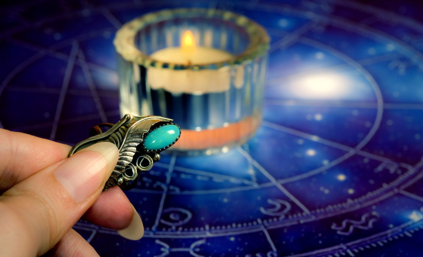 4 ZODII care au nevoie de TALISMANE în 2026. Vezi ce le aduce NOROC