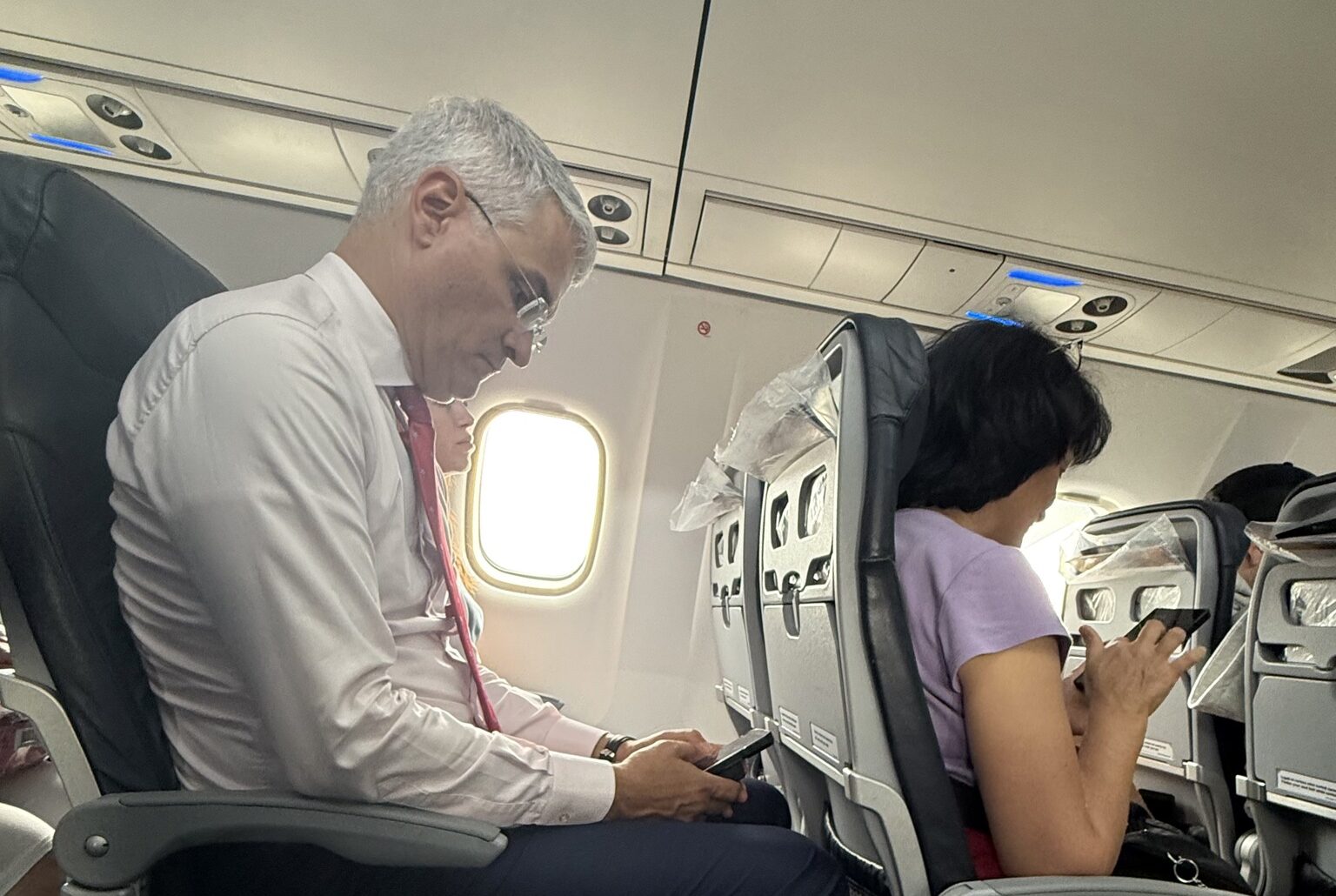 Zboruri de zeci de mii de euro. Un ministru face publice cheltuielile cu deplasările predecesorilor săi