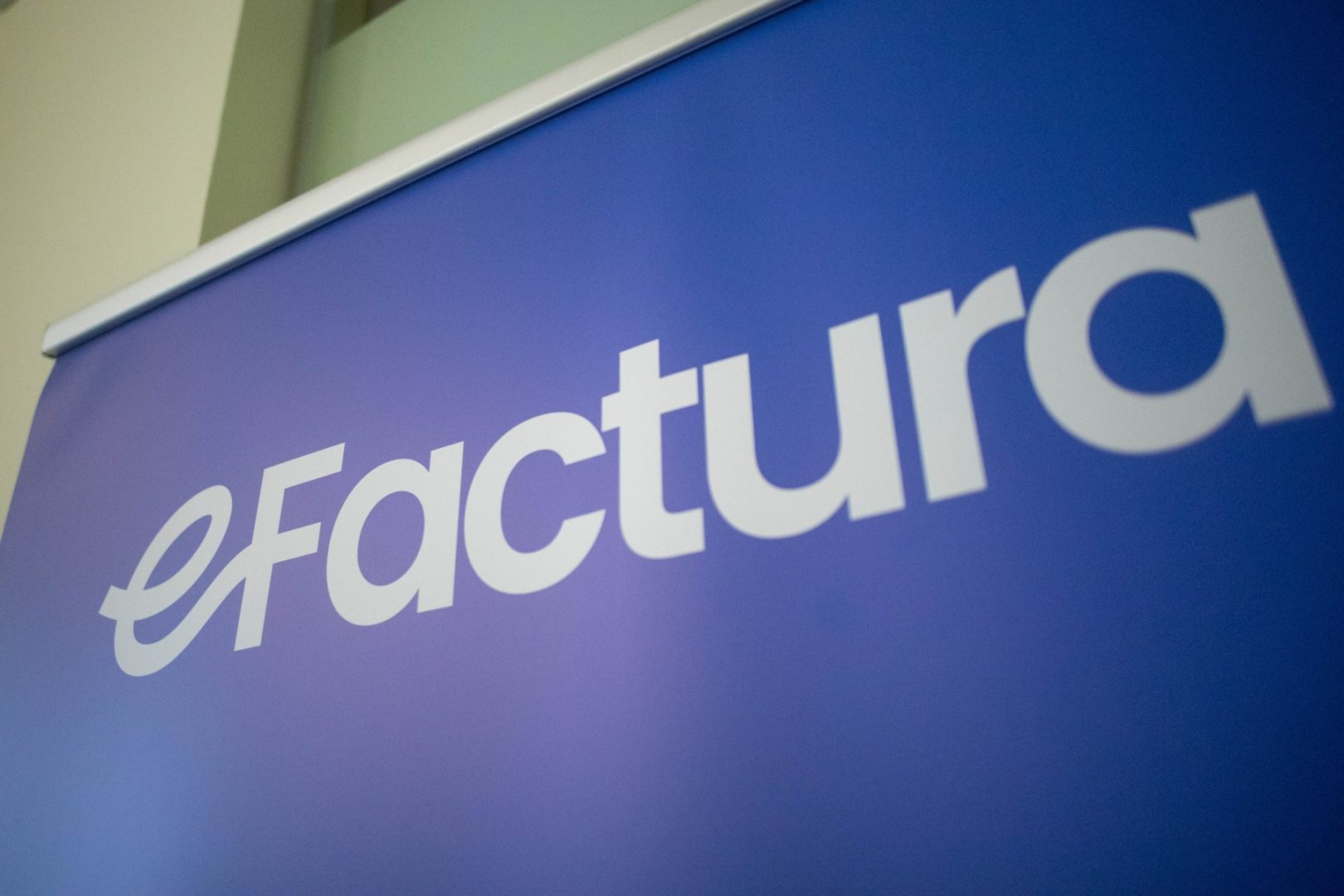 Cine sunt persoanele fizice obligate să folosească sistemul RO e-Factura de anul acesta