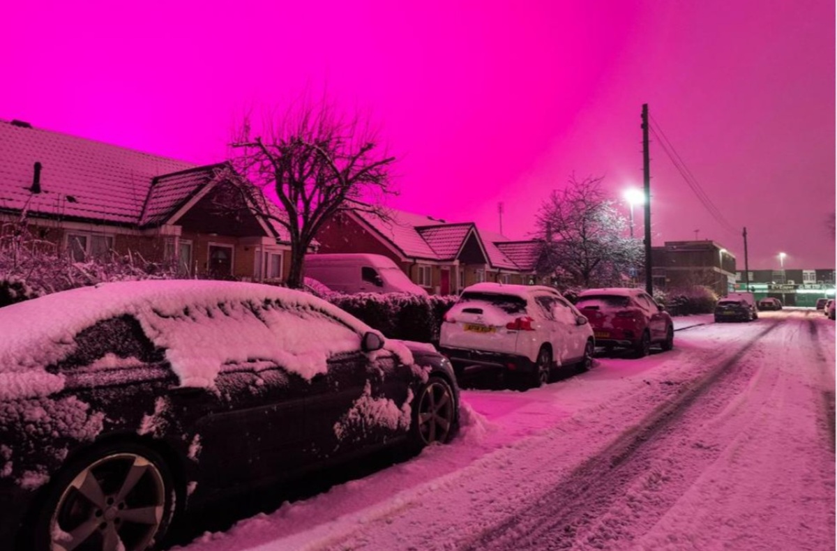 Fenomen spectaculos în timpul furtunii Goretti. Cerul s-a făcut roz, imaginile dau fiori reci VIDEO