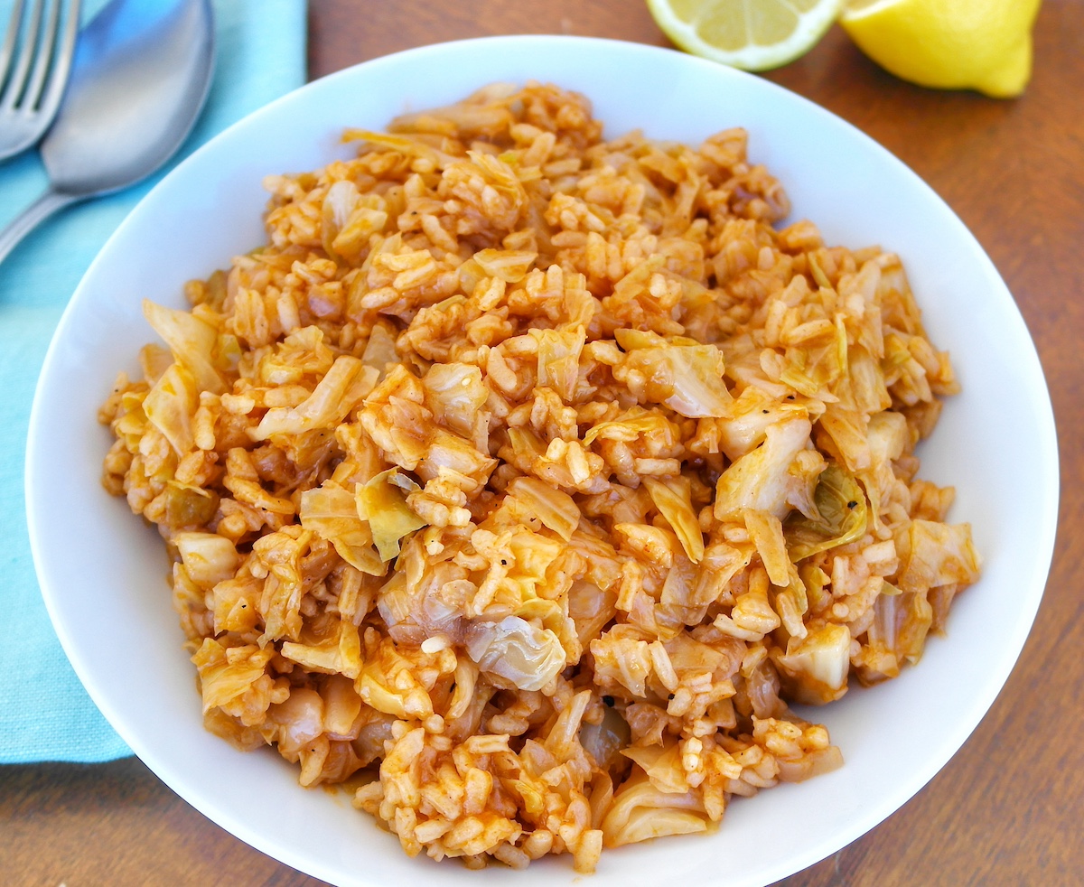 Orez cu varză, așa cum îl pregătești călugării de pe Muntele Athos. Rețetă simplă și de post