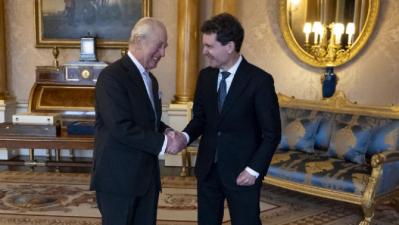 Ce cadouri a primit Nicuşor Dan de când este la Palatul Cotroceni. Cel mai valoros obiect a fost trimis de Regele Charles LISTA completă a bunurilor