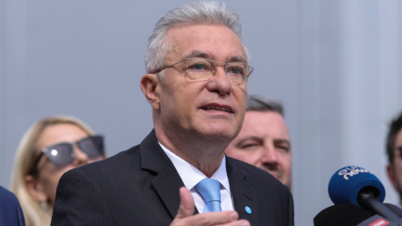 Ce s-ar întâmpla dacă Europa ar vinde activele și titlurile de stat ce reprezintă datoria SUA, în cuantum de 8 trilioane de dolari. Cristian Diaconescu: „Statele Unite ar intra într-o recesiune cum nu au avut în 250 de ani”