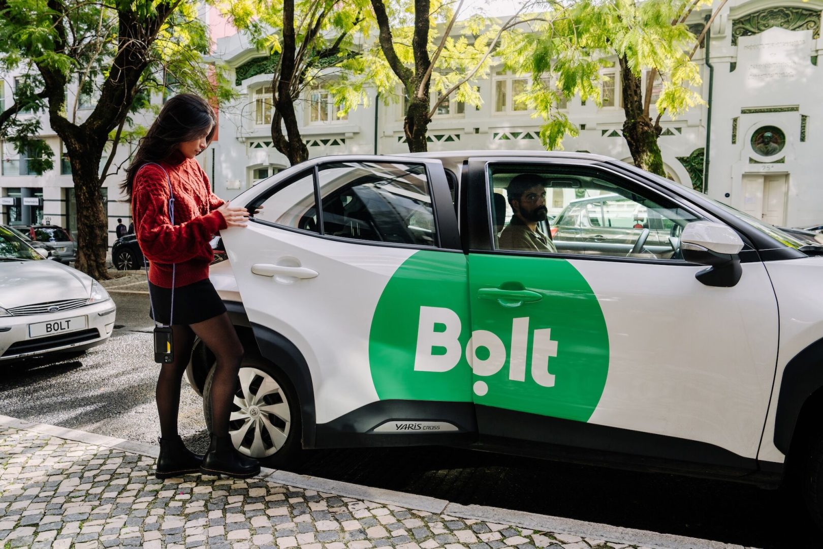 Bolt vine cu vești pentru clienți: Discounturi la curse și un nou serviciu premium în București