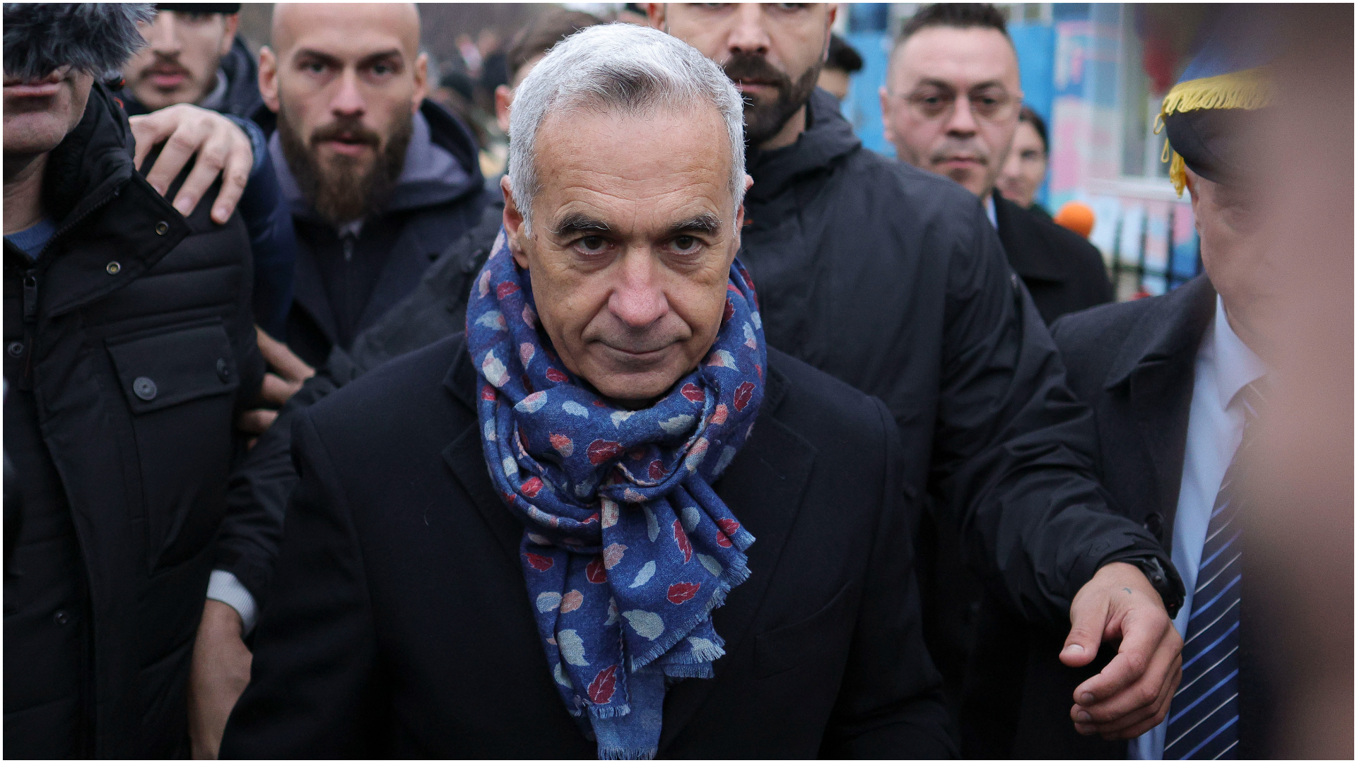 Bărbatul care l-a ameninţat pe Călin Georgescu, iertat de instanţă. Magistraţii ai închis dosarul: „Nu există interes public”