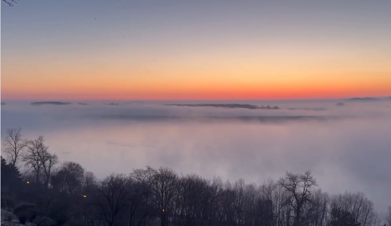 ”Fierbe” Dunărea! Fenomen spectaculos, la Galați