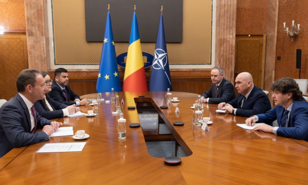 Premierul Bolojan şi ministrul Finanţelor, discuţii cu Agenţia Fitch. Nazare: Mizăm nu doar pe menţinerea ratingului, ci pe îmbunătăţirea performanţelor