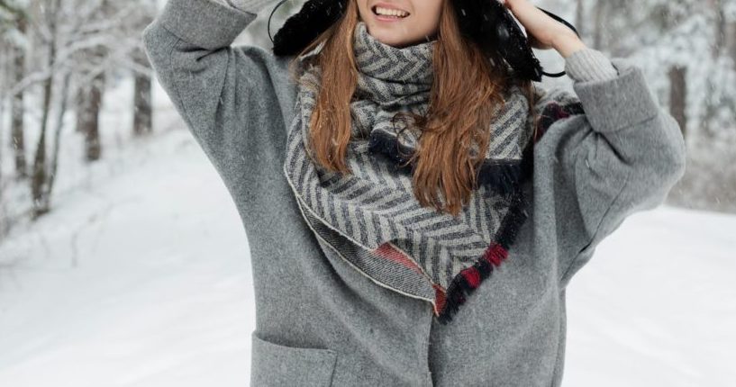 Paltoane și geci potrivite pentru iarnă. Experții atrag atenția că hainele nepotrivite te pot îmbolnăvi