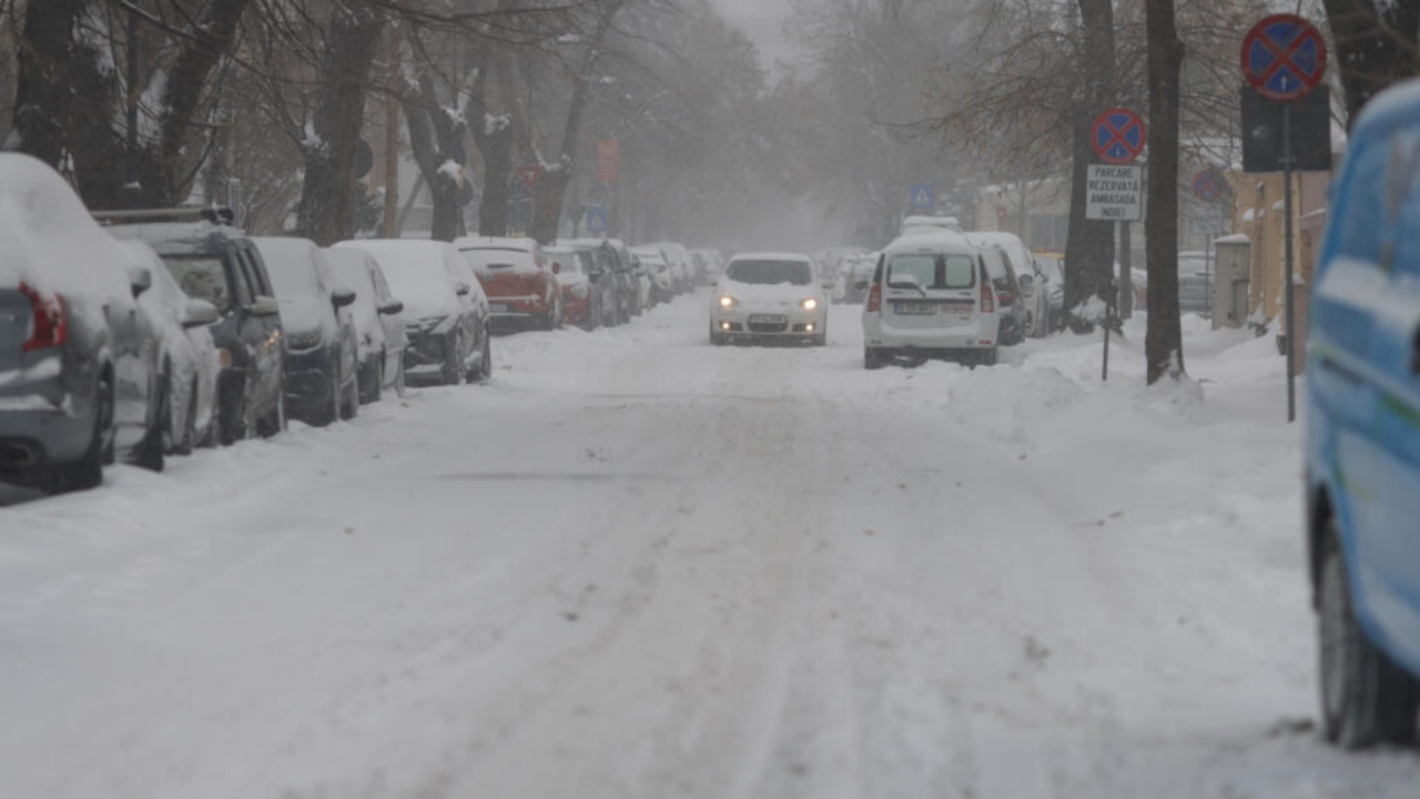 Ninsori, ger și vânt puternic în România. Anunțul făcut de meteorologi: „Senzația de rece va fi mult amplificată”