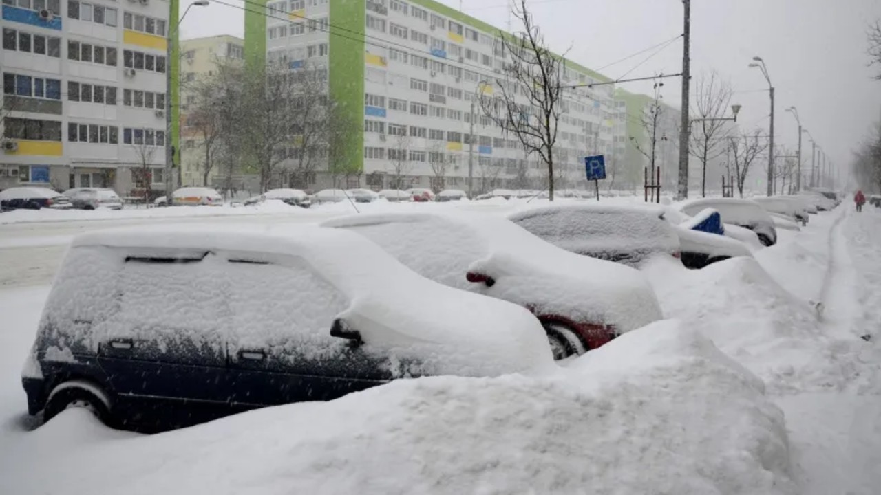 Cel mai gros strat de zăpadă din România din ultimii 15 ani. Au fost -21 de grade Celsius la București